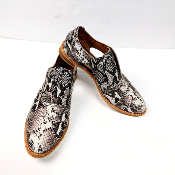 All Black Footwear Flats | Man Tailored slip on snake print loafers  size 7.5 - Picture 3 of 13